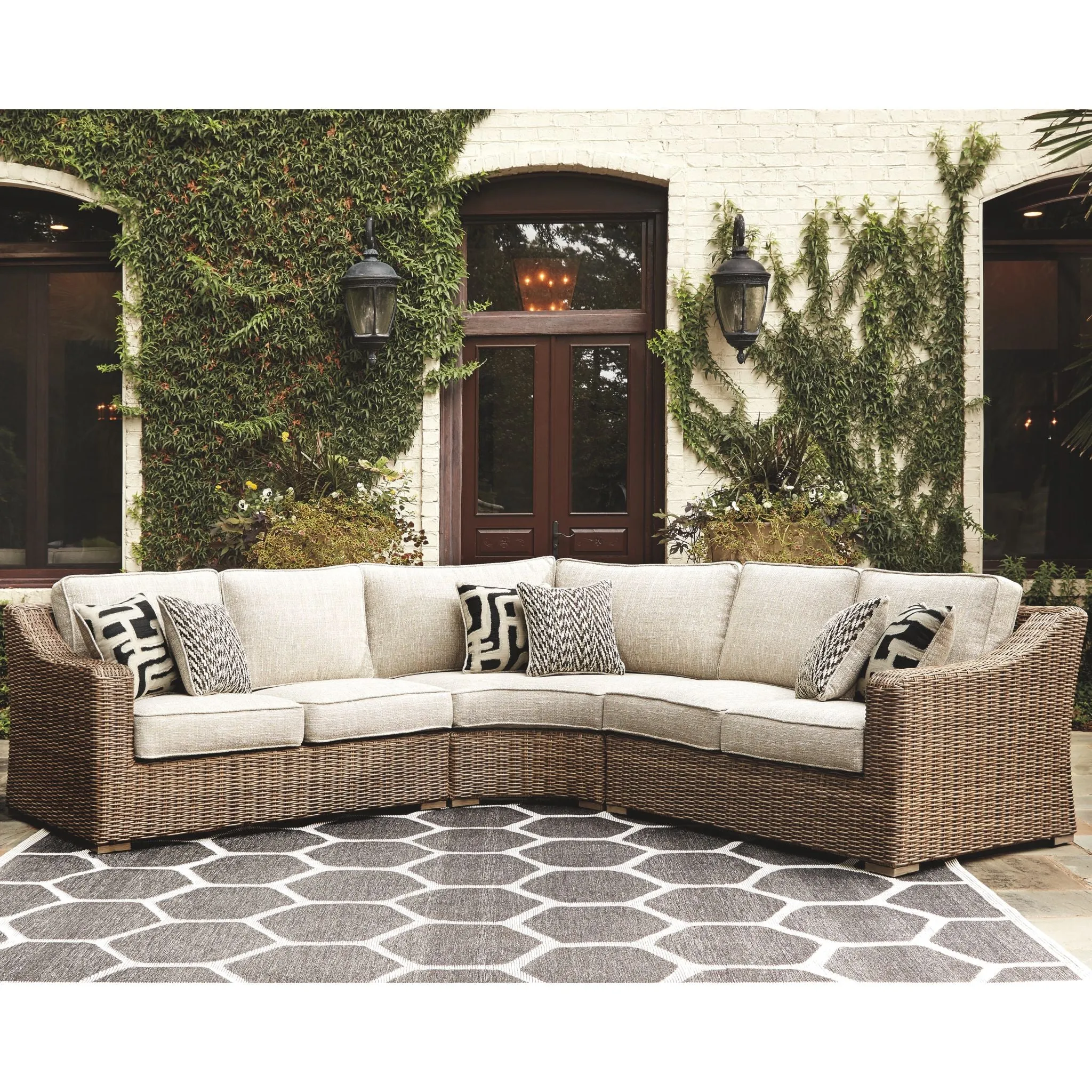 Beachcroft 3 Piece Outdoor Sectional
