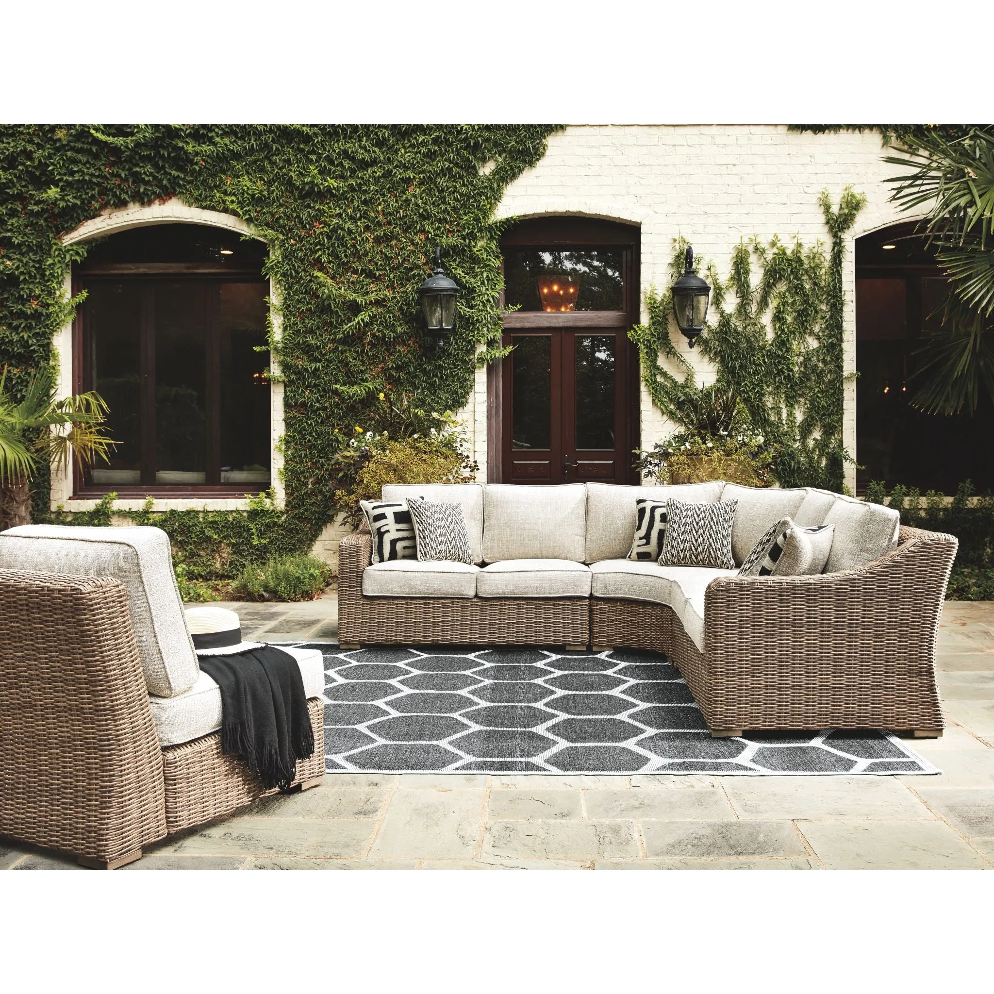 Beachcroft 4 Piece Outdoor Sectional