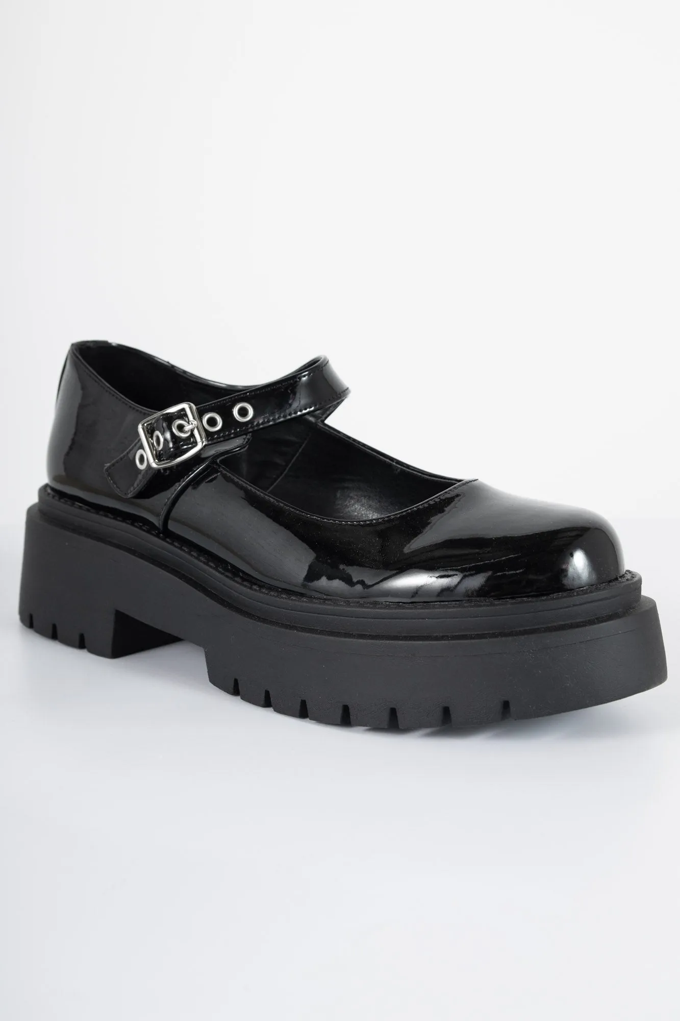 Heartbreak Chunky Flat Shoes in Black